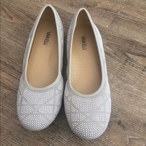 Vaneli cute beige flats with studs